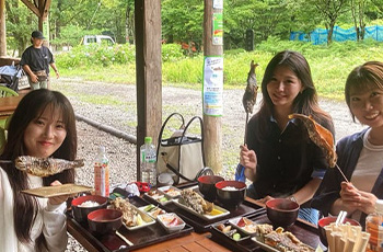 釣った魚を、 その場で味わえる
